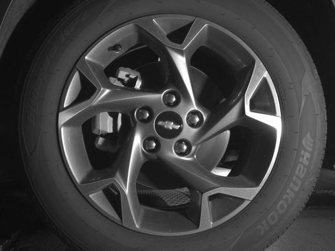 Used 2025 Chevrolet Trax LT w/ LT Convenience Package FWD image 12