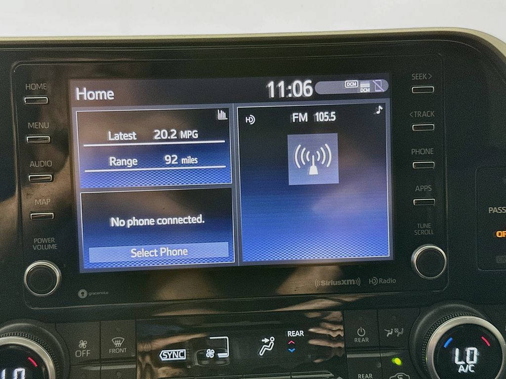 Used 2021 Toyota Highlander XLE FWD image 17