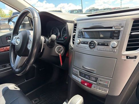 Used 2011 Subaru Outback 2.5i Limited AWD/4WD image 41