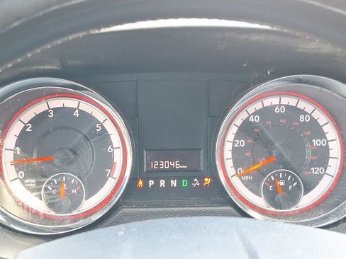 Used 2019 Dodge Grand Caravan SXT image 8