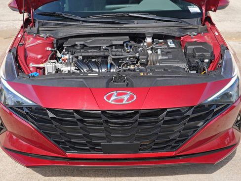 Used 2023 Hyundai Elantra SEL w/ Convenience Package image 7