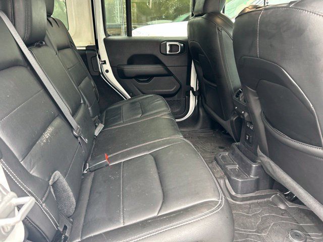 Used 2022 Jeep Wrangler Unlimited Sahara w/ Cold Weather Group AWD/4WD image 11