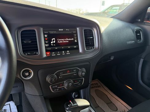 Used 2023 Dodge Charger SXT image 40