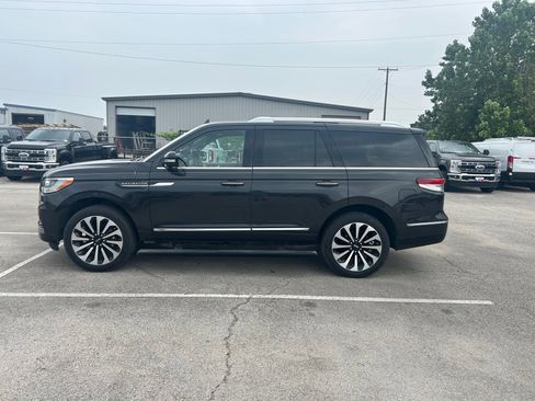 Used 2023 Lincoln Navigator Reserve AWD/4WD image 19