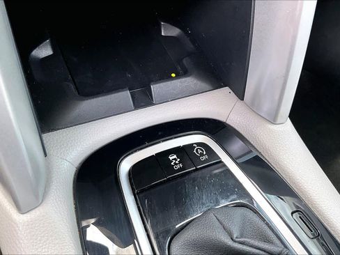 Used 2024 Toyota Corolla Cross LE FWD image 31