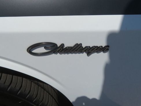 Used 2010 Dodge Challenger R/T RWD image 13