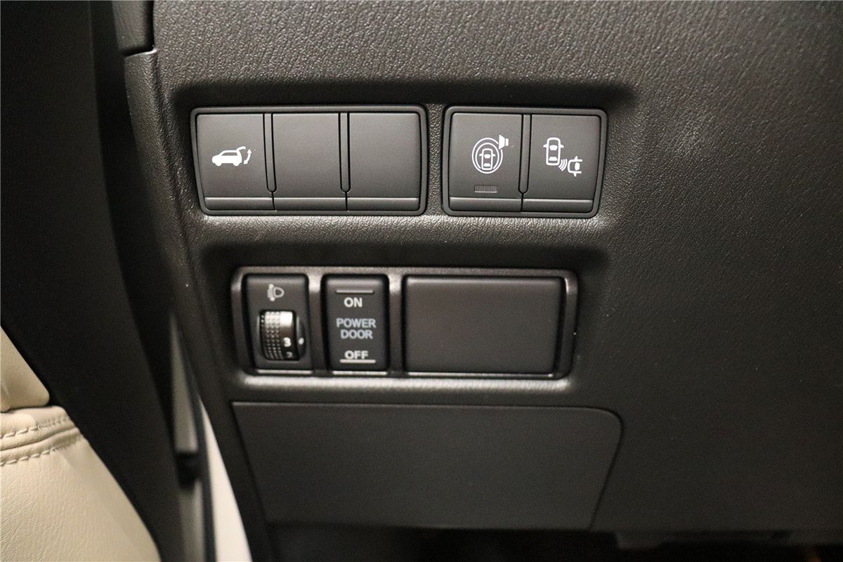 Used 2017 Nissan Armada Platinum w/ Captain Seat Package AWD/4WD image 30
