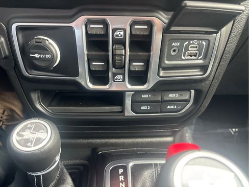 Used 2023 Jeep Wrangler Unlimited Sahara w/ Cold Weather Group AWD/4WD image 23