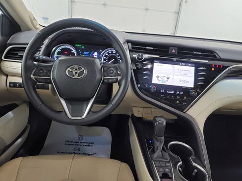 Used 2018 Toyota Camry XLE w/ Audio Package FWD image 12