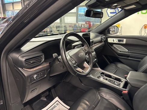 Used 2020 Ford Explorer Platinum w/ Premium Technology Package image 22