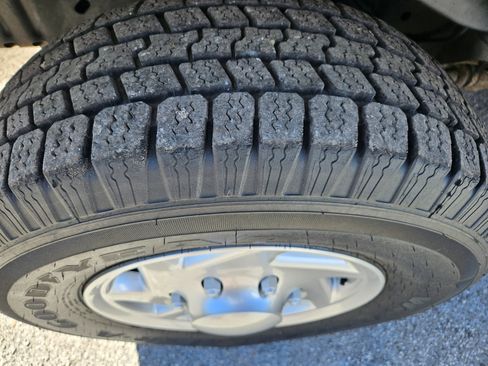 Used 2001 Ford E-350 and Econoline 350 Extended Super Duty image 31