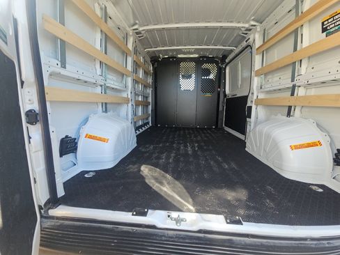 Used 2025 RAM ProMaster 2500 w/ U-Haul Equipment Group FWD image 10