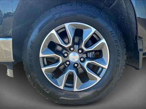 Used 2022 Chevrolet Silverado 1500 LT image 8