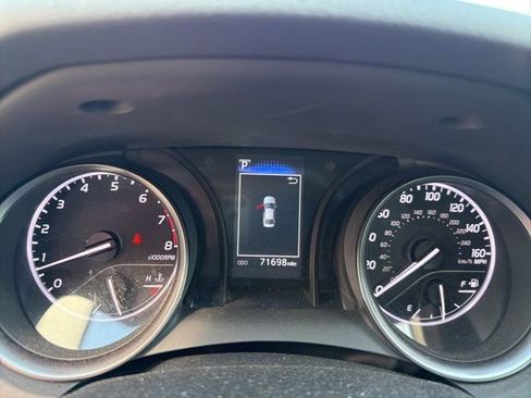 Used 2023 Toyota Camry SE FWD image 12