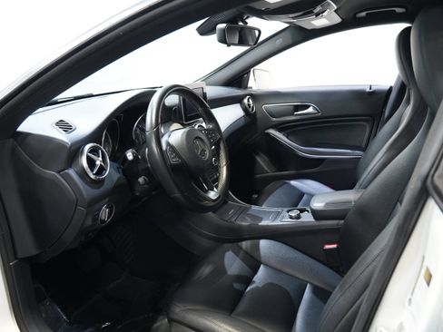 Used 2015 Mercedes-Benz CLA 250 image 31