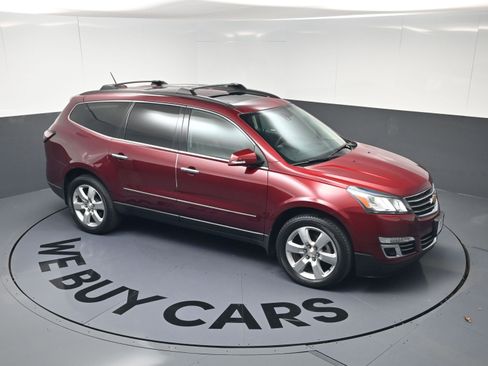 Used 2017 Chevrolet Traverse Premier image 32