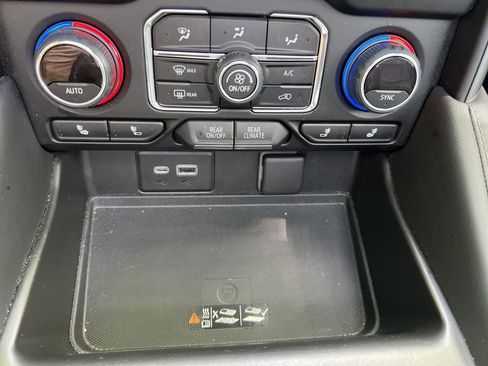 Used 2022 Chevrolet Tahoe Z71 w/ Z71 Off-Road Package image 34