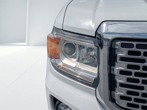 Used 2019 GMC Canyon Denali image 8