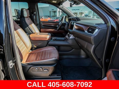 Used 2023 GMC Yukon Denali Ultimate AWD/4WD image 16