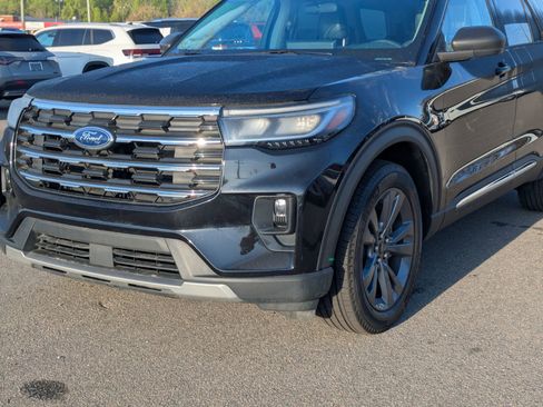 Certified 2025 Ford Explorer Active w/ Active Comfort Package AWD/4WD image 10