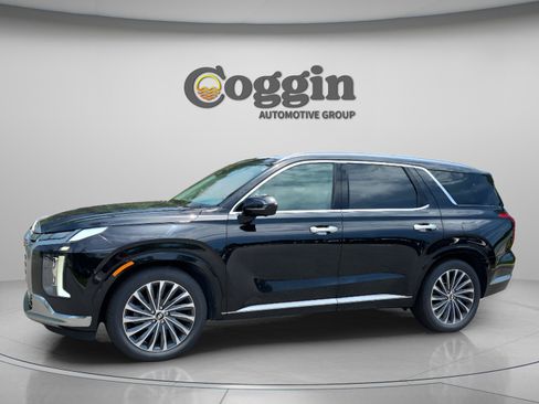 Used 2023 Hyundai Palisade Calligraphy w/ Cargo Package FWD image 1