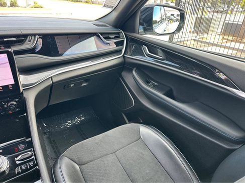 Used 2022 Jeep Grand Cherokee Trailhawk w/ Advanced Protech Group II image 18