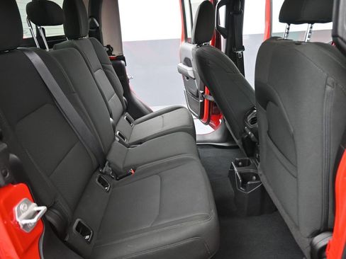 Used 2023 Jeep Gladiator Overland image 14