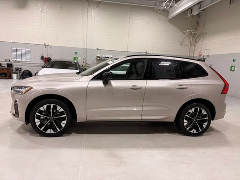 Used 2026 Volvo XC60 B5 Plus w/ Protection Package Premier image 2
