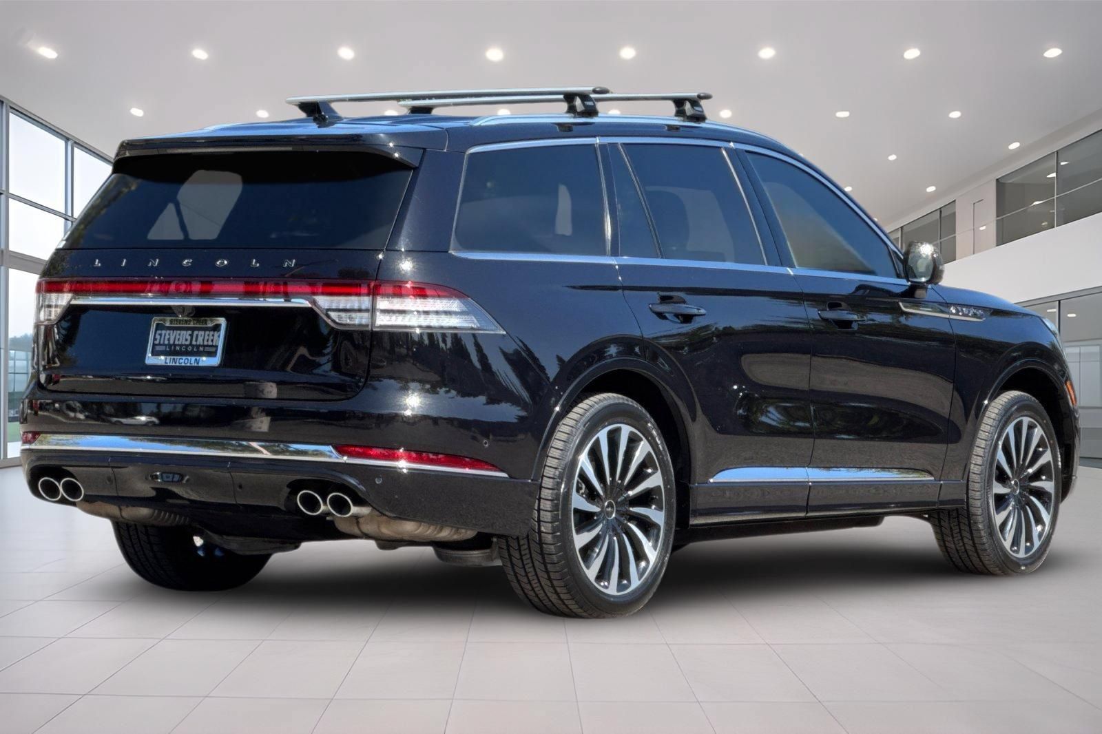 Used 2023 Lincoln Aviator Black Label Grand Touring w/ Class IV Trailer Tow Package AWD/4WD image 4