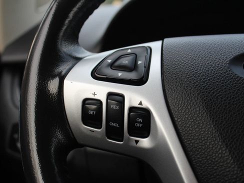 Used 2011 Ford Edge Limited image 26