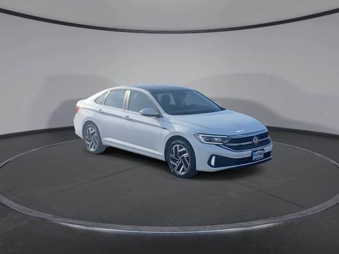 Used 2024 Volkswagen Jetta SEL FWD image 2