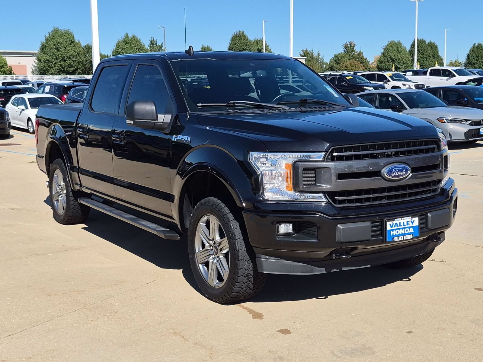 Used 2019 Ford F150 XLT w/ Equipment Group 302A Luxury AWD/4WD image 4