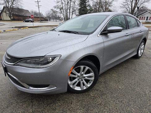 Used 2015 Chrysler 200 Limited image 1