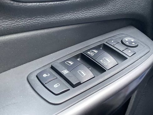 Used 2019 Jeep Cherokee Limited image 20