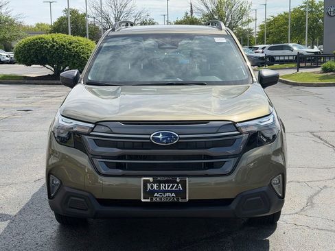 Used 2025 Subaru Forester Premium AWD/4WD image 2