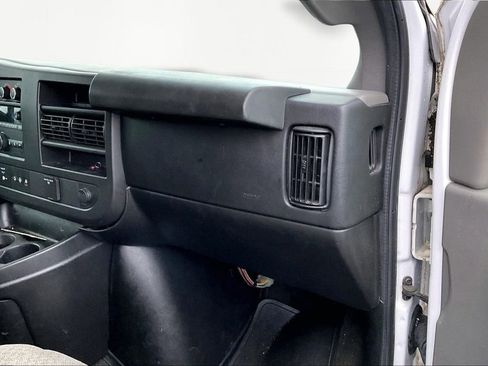 Used 2018 Chevrolet Express 3500 LT w/ LT Preferred Equipment Group image 17