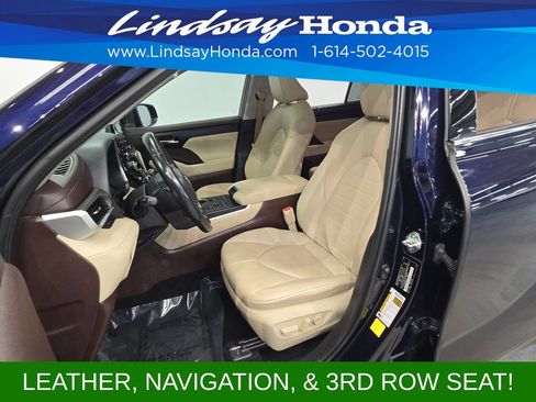 Used 2021 Toyota Highlander XLE AWD/4WD image 13