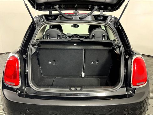 Used 2018 MINI Cooper 2-Door Hardtop FWD image 34