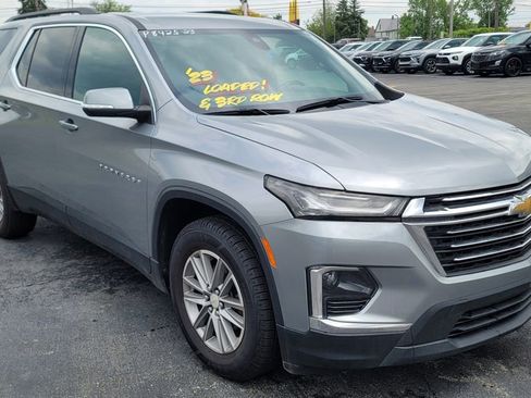 Used 2023 Chevrolet Traverse LT FWD image 2