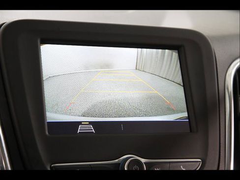Used 2019 Chevrolet Equinox LT FWD image 12