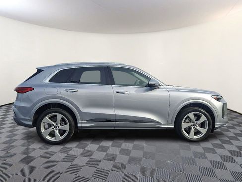 Used 2025 Audi Q5 Premium Plus w/ Premium Plus image 7