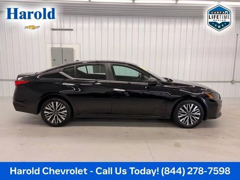 Used 2025 Nissan Altima 2.5 SV FWD image 6