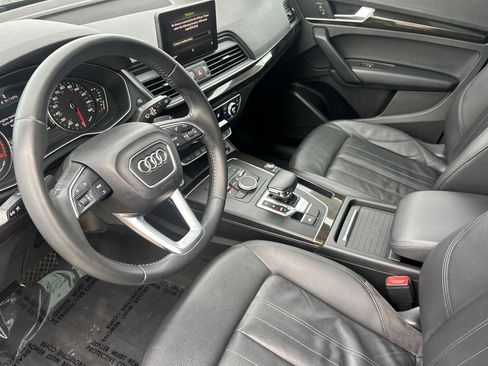 Used 2020 Audi Q5 2.0T Premium w/ Convenience Package image 9
