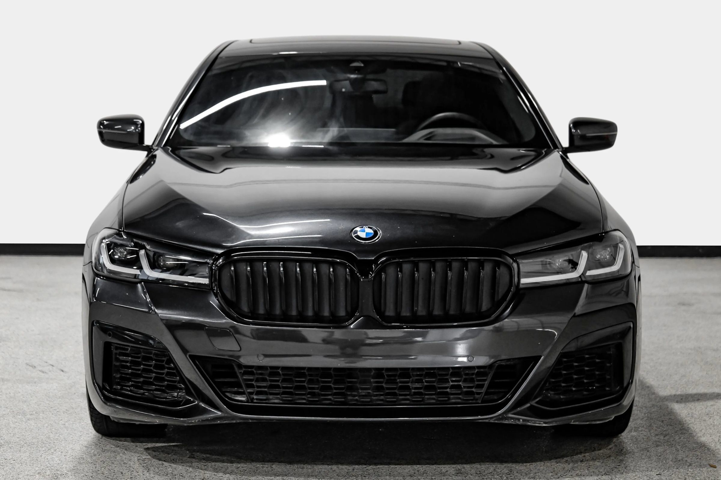 Used 2021 BMW 540i w/ M Sport Package RWD image 3