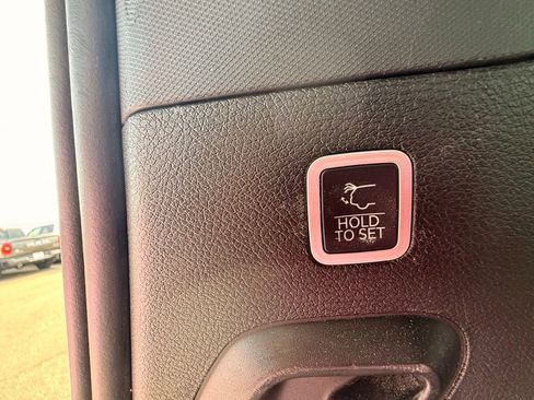 Used 2024 Jeep Wagoneer Series II w/ Flexible Seating Group RWD image 37