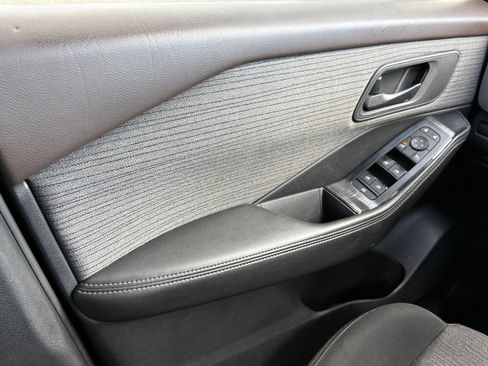 Used 2021 Nissan Rogue S AWD/4WD image 31