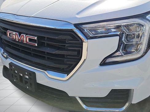 Used 2023 GMC Terrain SLE w/ Driver Convenience Package image 5