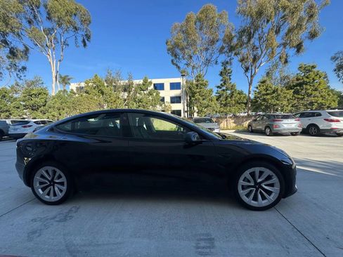 Used 2023 Tesla Model 3 Standard Range image 5