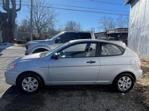 Used 2008 Hyundai Accent GS image 3