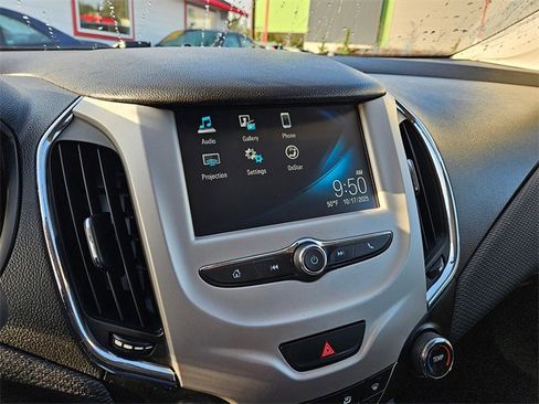 Used 2018 Chevrolet Cruze LS image 20